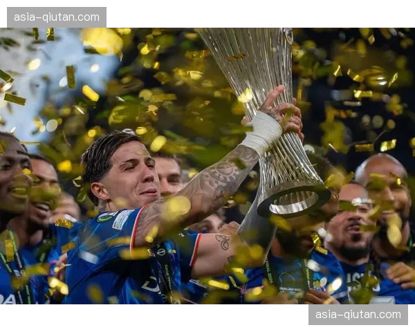 贝蒂斯主场强势击退瓦伦西亚 稳固欧战席位展现中场控制力