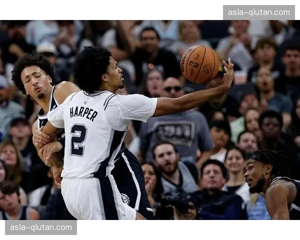 马刺锁定季后赛里程碑：时隔七年重返舞台展现后GDP时代崛起